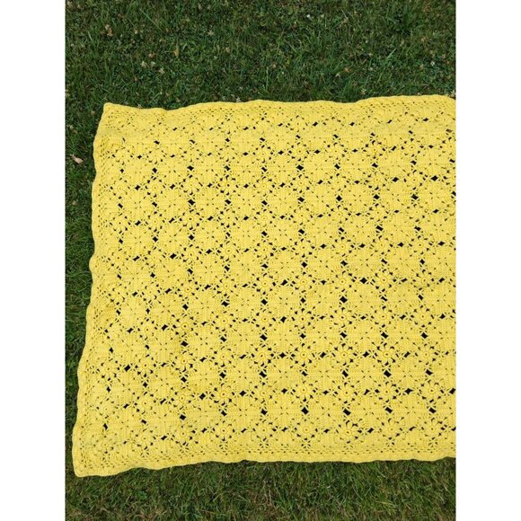 Vintage Handmade Yellow Crochet Blanket Floral Granny Square 35"x60" Clean - Picture 6 of 8